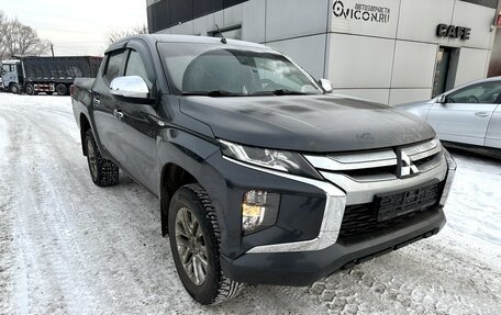 Mitsubishi L200 IV рестайлинг, 2020 год, 2 402 000 рублей, 5 фотография