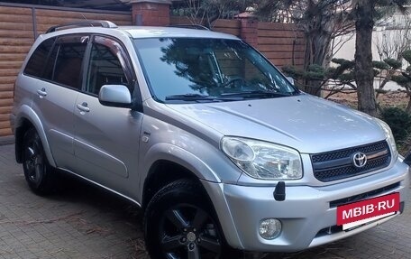 Toyota RAV4, 2004 год, 950 000 рублей, 3 фотография