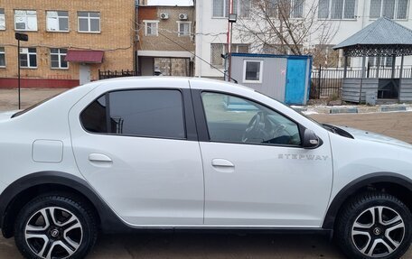 Renault Logan II, 2018 год, 1 050 000 рублей, 4 фотография