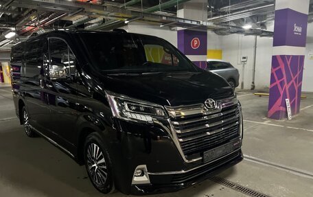 Toyota HiAce H300, 2021 год, 8 600 000 рублей, 3 фотография