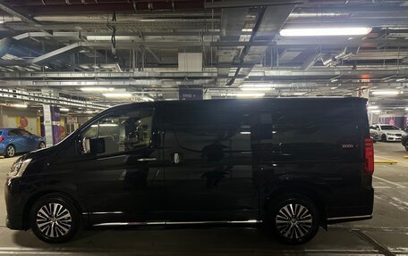 Toyota HiAce H300, 2021 год, 8 600 000 рублей, 5 фотография