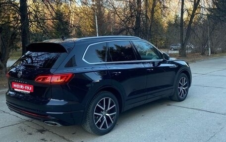 Volkswagen Touareg III, 2018 год, 4 750 000 рублей, 3 фотография