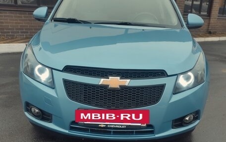 Chevrolet Cruze II, 2010 год, 800 000 рублей, 4 фотография