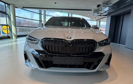 BMW 5 серия, 2025 год, 8 900 000 рублей, 8 фотография