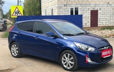 Hyundai Solaris II рестайлинг, 2011 год, 760 000 рублей, 2 фотография