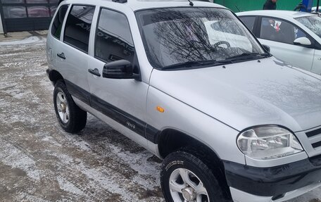 Chevrolet Niva I рестайлинг, 2006 год, 330 000 рублей, 1 фотография