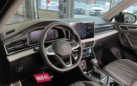 Volkswagen Tiguan II, 2023 год, 4 997 000 рублей, 18 фотография