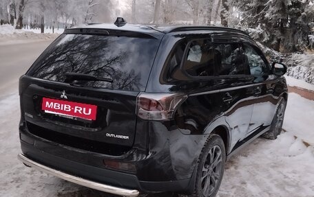 Mitsubishi Outlander III рестайлинг 3, 2013 год, 1 649 000 рублей, 7 фотография