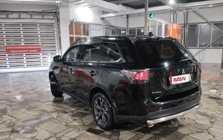 Mitsubishi Outlander III рестайлинг 3, 2013 год, 1 649 000 рублей, 4 фотография