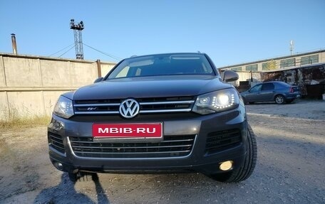 Volkswagen Touareg III, 2011 год, 2 240 000 рублей, 1 фотография