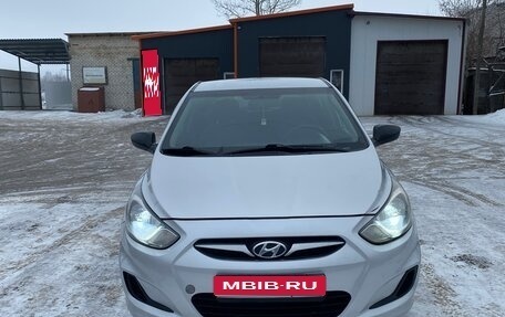 Hyundai Solaris II рестайлинг, 2013 год, 740 000 рублей, 1 фотография