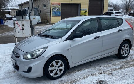 Hyundai Solaris II рестайлинг, 2013 год, 740 000 рублей, 5 фотография