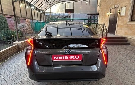 Toyota Prius IV XW50, 2016 год, 1 990 000 рублей, 22 фотография