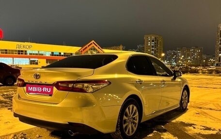 Toyota Camry, 2018 год, 2 850 000 рублей, 3 фотография