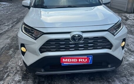 Toyota RAV4, 2020 год, 2 089 000 рублей, 2 фотография