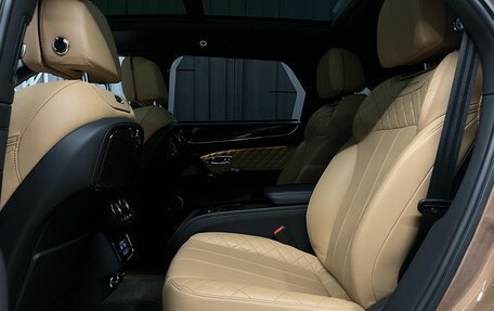 Bentley Bentayga I, 2016 год, 12 174 000 рублей, 30 фотография