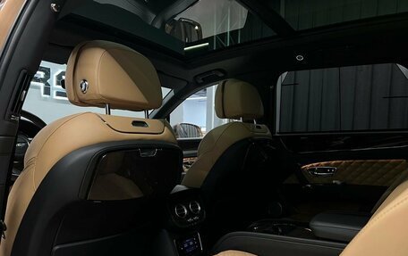 Bentley Bentayga I, 2016 год, 12 174 000 рублей, 28 фотография
