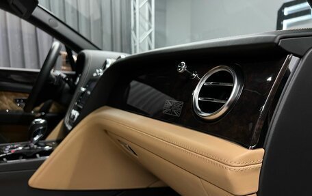 Bentley Bentayga I, 2016 год, 12 174 000 рублей, 38 фотография
