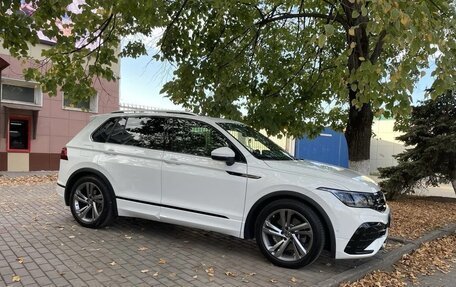 Volkswagen Tiguan II, 2021 год, 4 950 000 рублей, 2 фотография