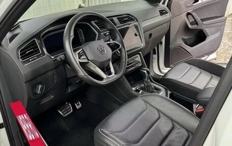 Volkswagen Tiguan II, 2021 год, 4 950 000 рублей, 15 фотография