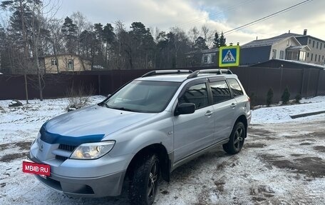 Mitsubishi Outlander III рестайлинг 3, 2005 год, 589 000 рублей, 2 фотография