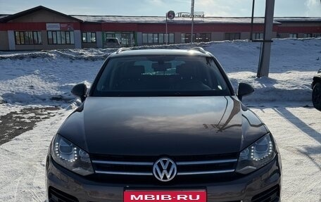 Volkswagen Touareg III, 2011 год, 1 900 000 рублей, 2 фотография