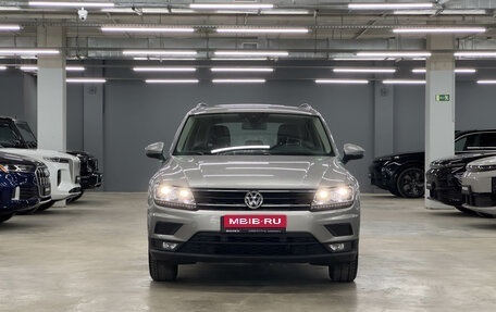 Volkswagen Tiguan II, 2020 год, 2 800 000 рублей, 2 фотография