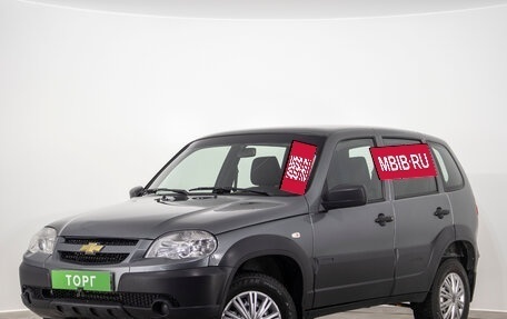 Chevrolet Niva I рестайлинг, 2018 год, 859 000 рублей, 3 фотография