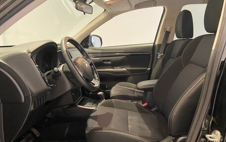Mitsubishi Outlander III рестайлинг 3, 2018 год, 2 550 000 рублей, 13 фотография