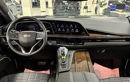 Cadillac Escalade V, 2023 год, 18 888 888 рублей, 12 фотография