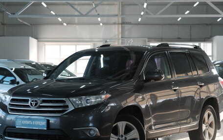 Toyota Highlander III, 2012 год, 2 439 000 рублей, 3 фотография