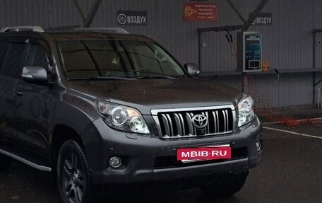 Toyota Land Cruiser Prado 150 рестайлинг 2, 2010 год, 3 000 000 рублей, 1 фотография