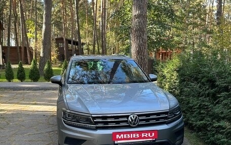 Volkswagen Tiguan II, 2018 год, 3 190 000 рублей, 2 фотография