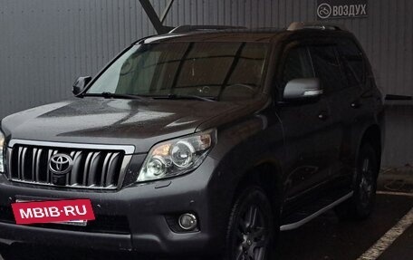 Toyota Land Cruiser Prado 150 рестайлинг 2, 2010 год, 3 000 000 рублей, 3 фотография