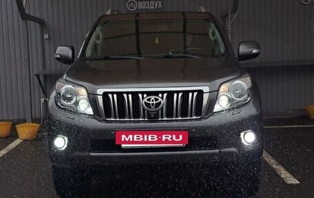 Toyota Land Cruiser Prado 150 рестайлинг 2, 2010 год, 3 000 000 рублей, 2 фотография