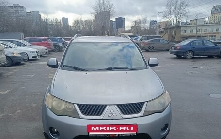 Mitsubishi Outlander III рестайлинг 3, 2008 год, 1 300 000 рублей, 2 фотография