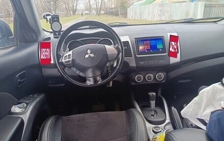 Mitsubishi Outlander III рестайлинг 3, 2008 год, 1 300 000 рублей, 14 фотография