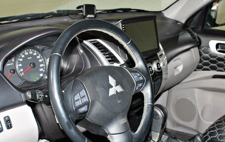 Mitsubishi Pajero Sport II рестайлинг, 2013 год, 1 597 000 рублей, 10 фотография