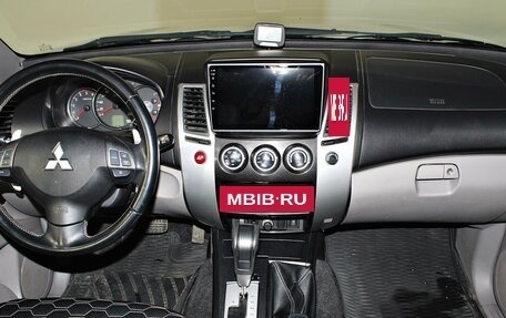 Mitsubishi Pajero Sport II рестайлинг, 2013 год, 1 597 000 рублей, 11 фотография