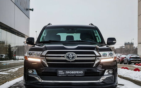 Toyota Land Cruiser 200, 2018 год, 9 785 000 рублей, 3 фотография