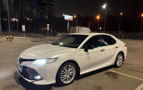 Toyota Camry, 2021 год, 3 075 000 рублей, 10 фотография