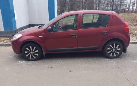 Renault Sandero I, 2013 год, 650 000 рублей, 1 фотография