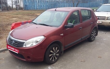 Renault Sandero I, 2013 год, 650 000 рублей, 2 фотография