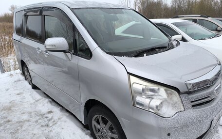 Toyota Noah III, 2013 год, 1 850 000 рублей, 8 фотография