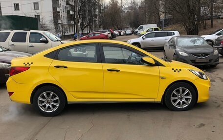 Hyundai Solaris II рестайлинг, 2014 год, 450 000 рублей, 3 фотография