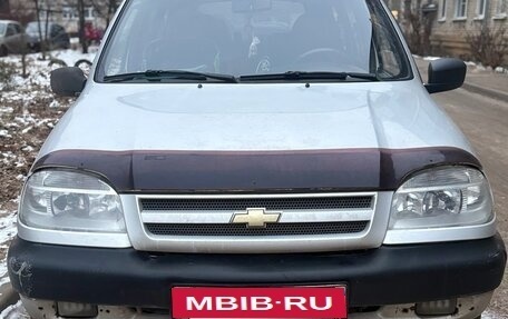 Chevrolet Niva I рестайлинг, 2005 год, 335 000 рублей, 1 фотография