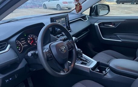 Toyota RAV4, 2018 год, 3 050 000 рублей, 8 фотография