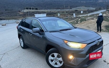 Toyota RAV4, 2018 год, 3 050 000 рублей, 7 фотография