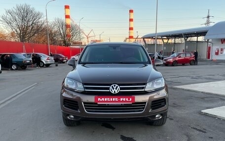 Volkswagen Touareg III, 2011 год, 2 350 000 рублей, 2 фотография