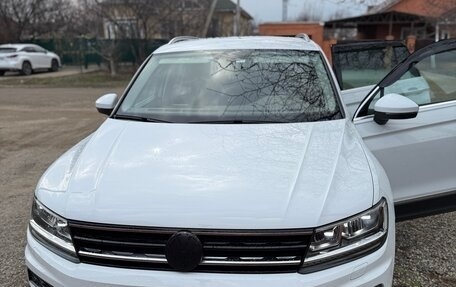 Volkswagen Tiguan II, 2017 год, 2 450 000 рублей, 27 фотография